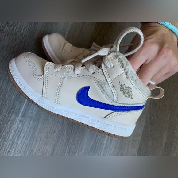 Nike Air Jordan Sneakers Sherpa Fleece Multi Color Beige Kids Toddler Size 9C - Picture 5 of 16